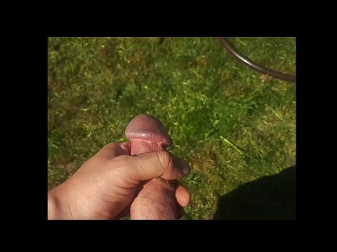 ❤️ Faigheann hottie te a pussy bándearg fucked agus cums le squirt i ghairdín samhraidh ️❌ Porn ardchaighdeáin linn ﹏