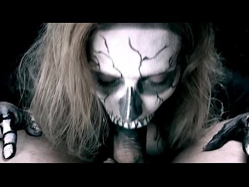 ❤️ Demon cailín sucking coileach lena béal dubh agus shlogtha cum. ️❌ Porn ardchaighdeáin linn ﹏